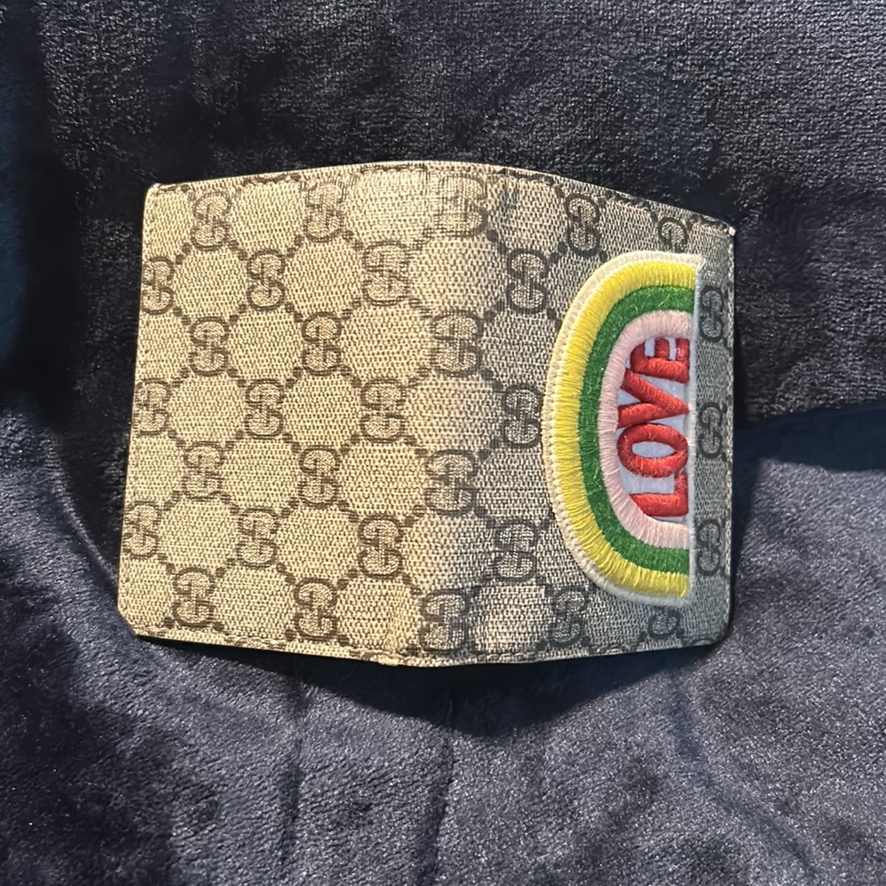 Gucci “Love” Coated Canvas Wallet - Picture 2 of 10